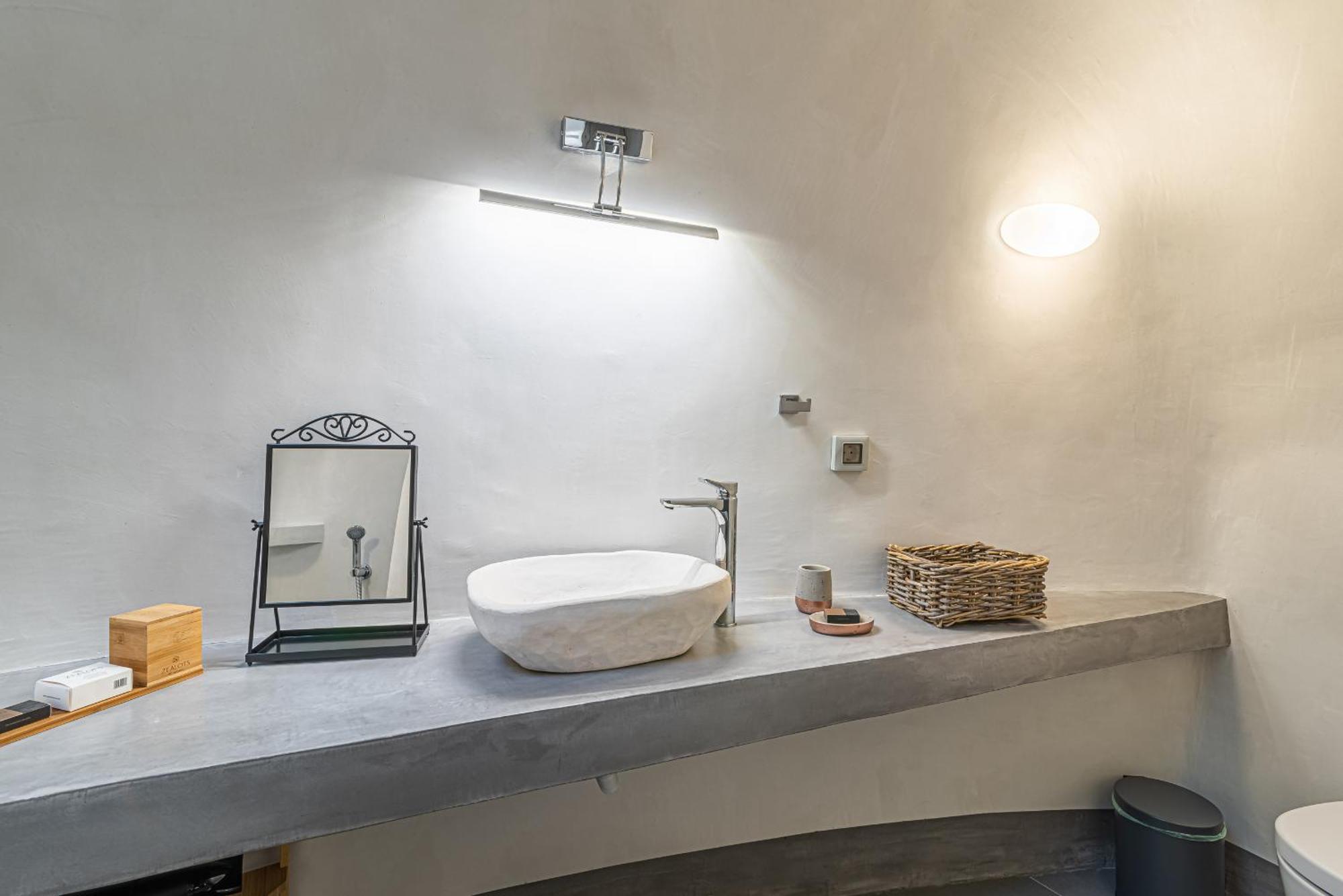 Villa Veneston Suites, Kapari Fira (Santorini)