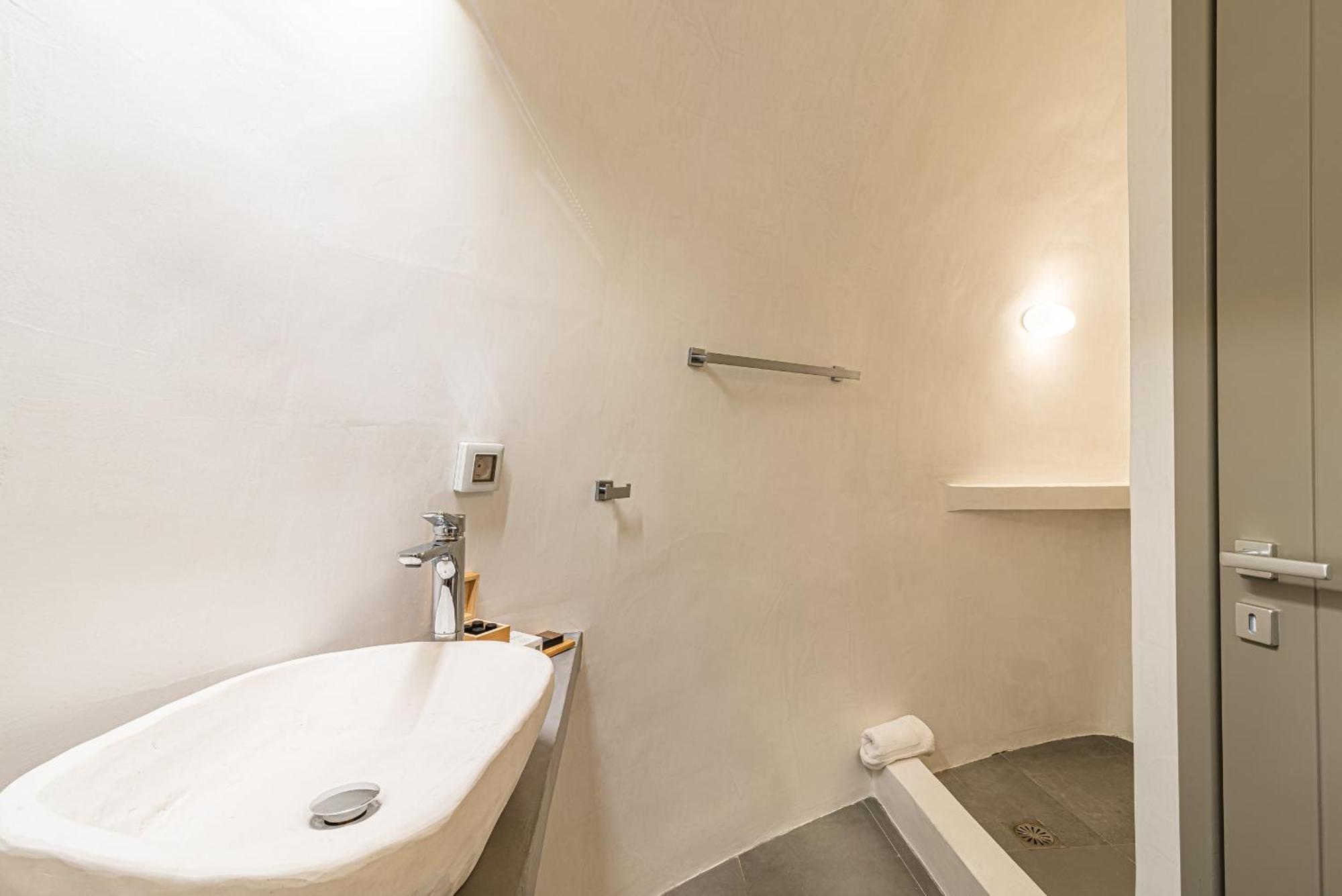 Villa Veneston Suites, Kapari *