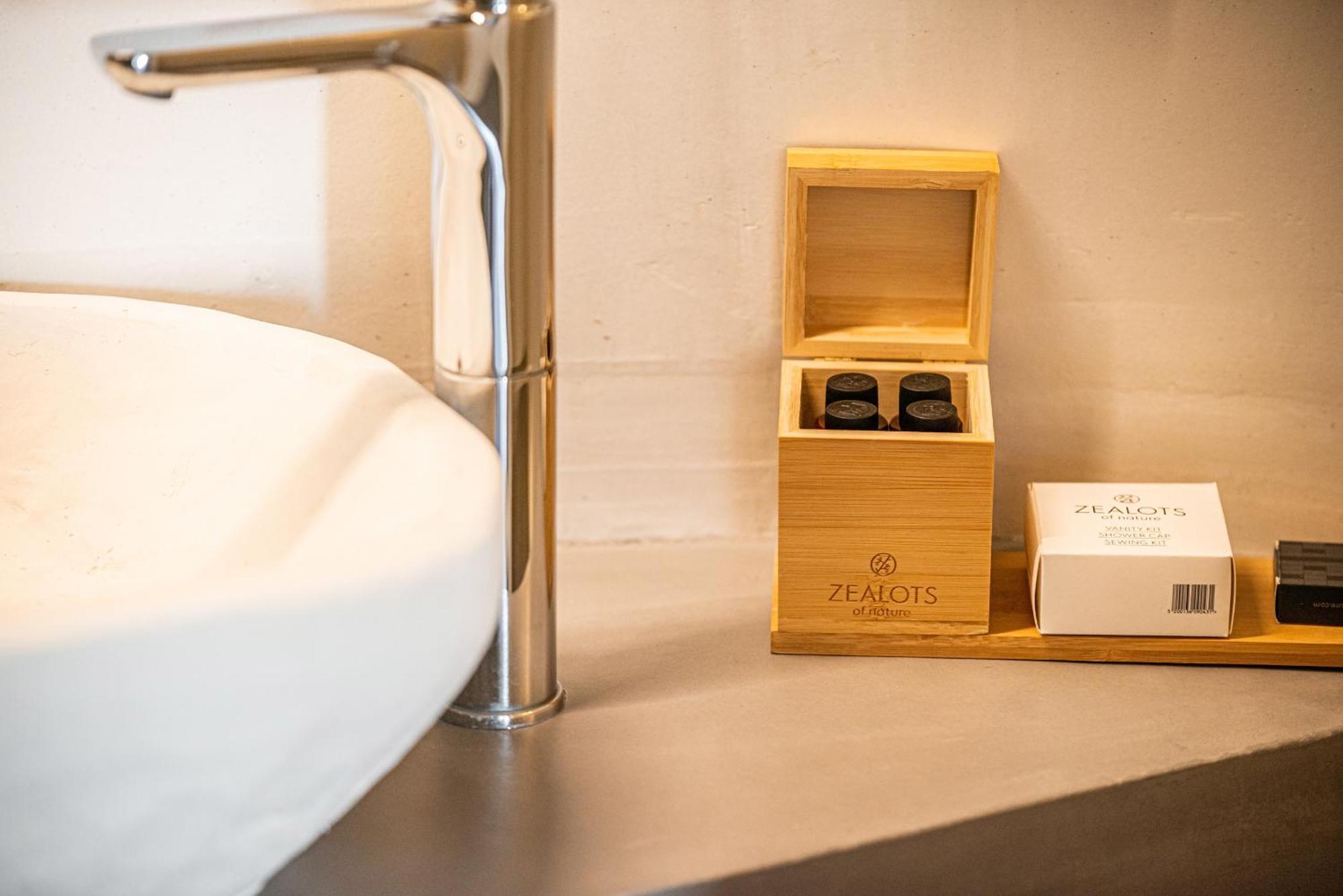 Villa Veneston Suites, Kapari