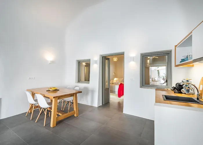 Veneston Suites, Kapari