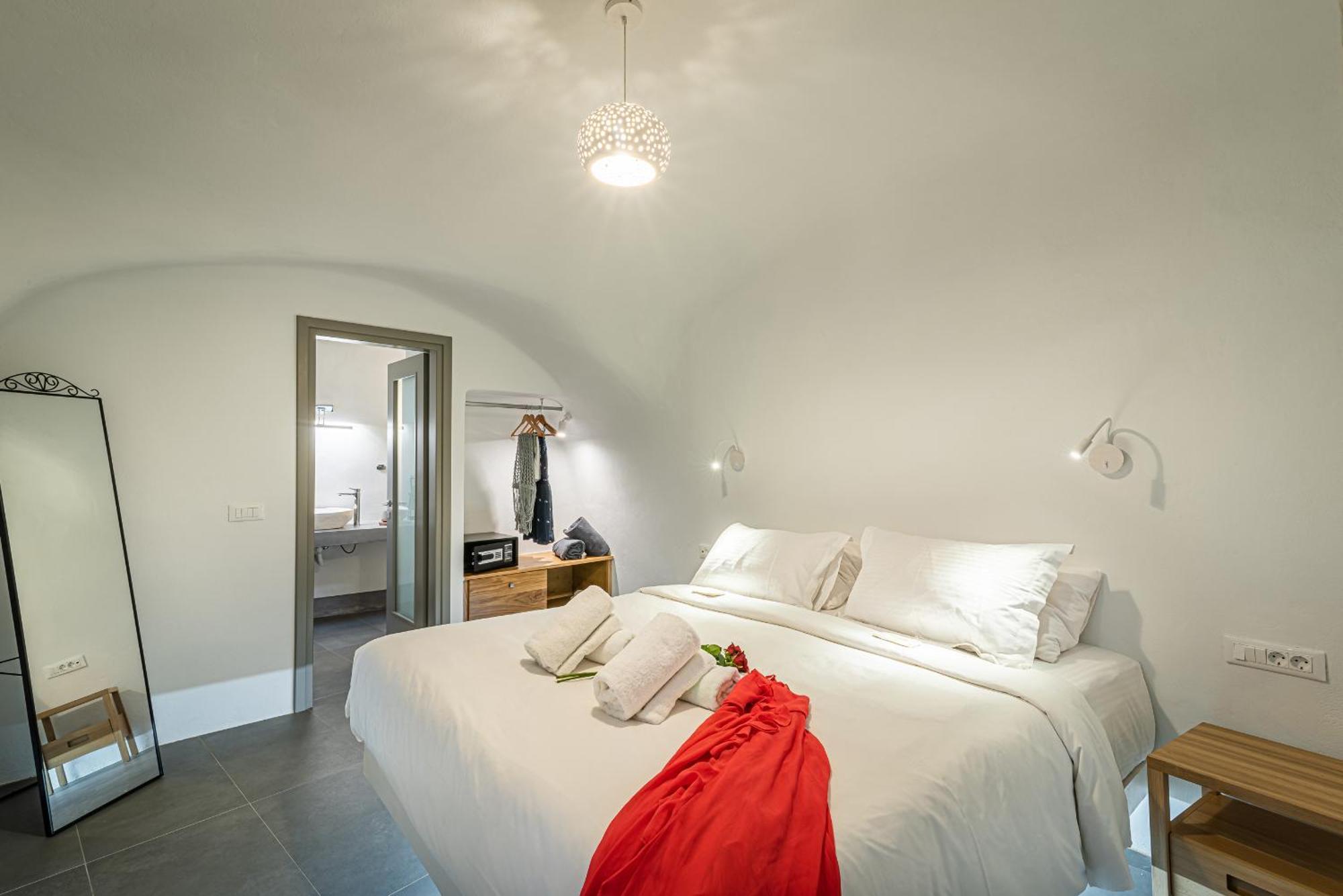 Veneston Suites, Kapari Fira (Santorini)
