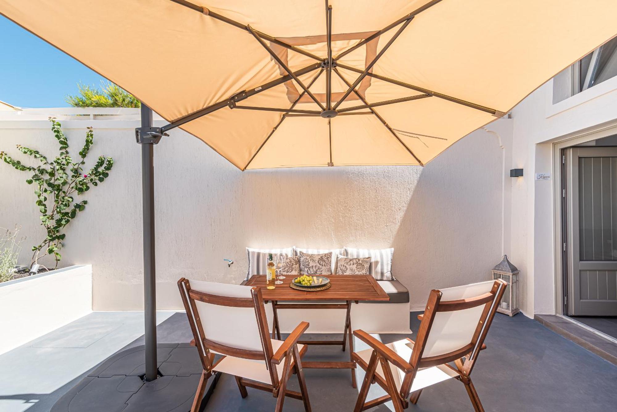 Veneston Suites, Kapari